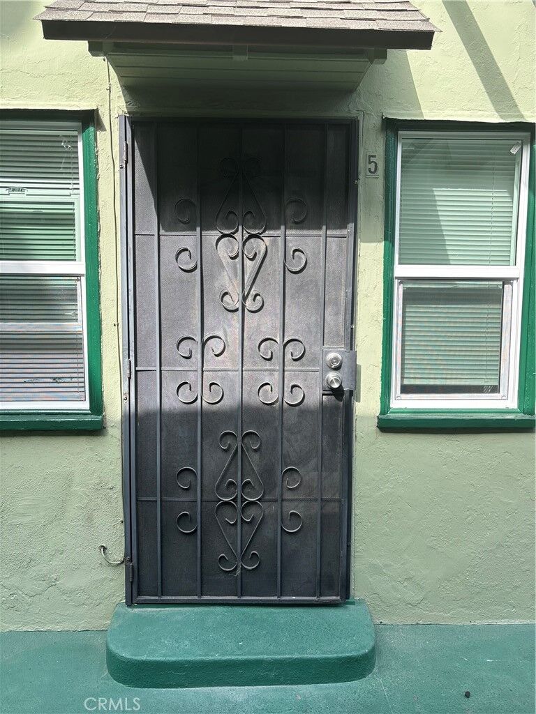 Property Photo:  1917 E 4th 5  CA 90802 