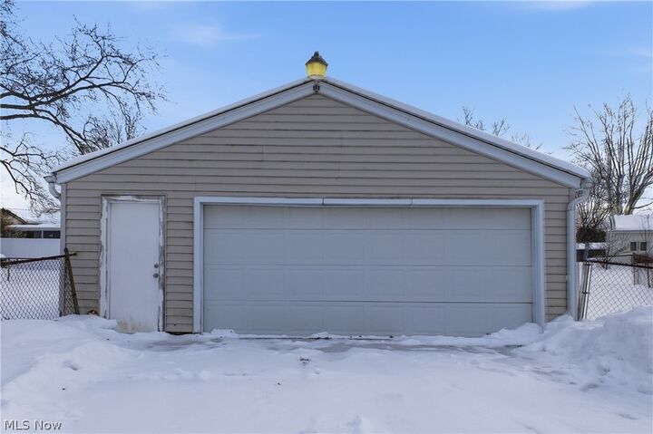 Property Photo:  5365 Oakcrest Avenue  OH 44515 