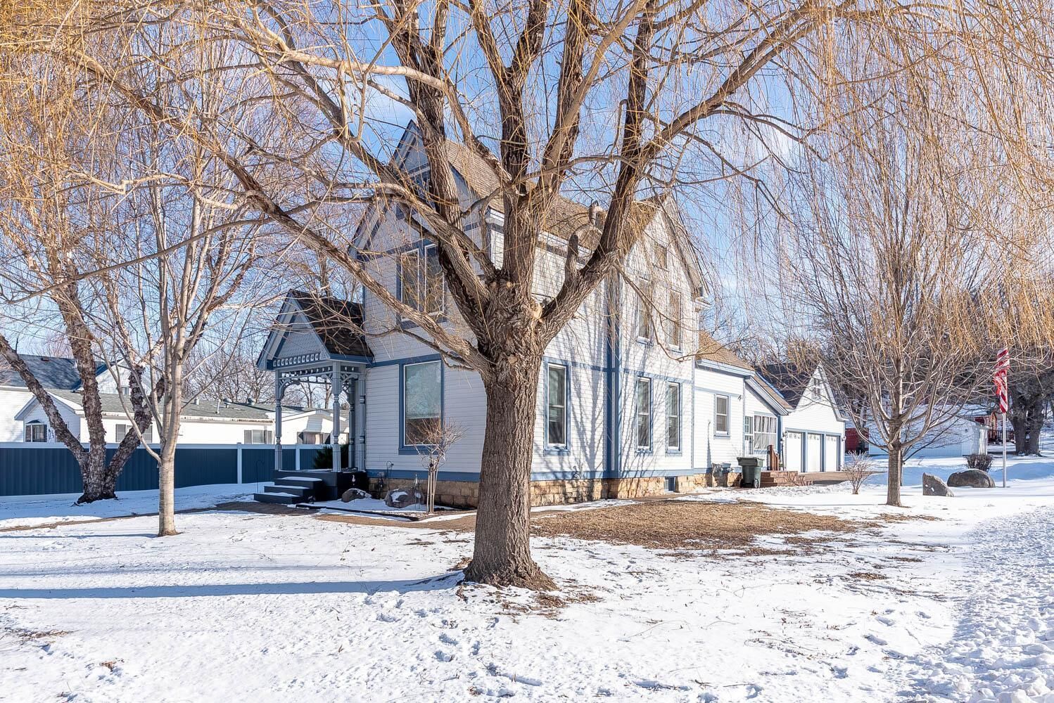 Property Photo:  440 Webster Street S  MN 56050 