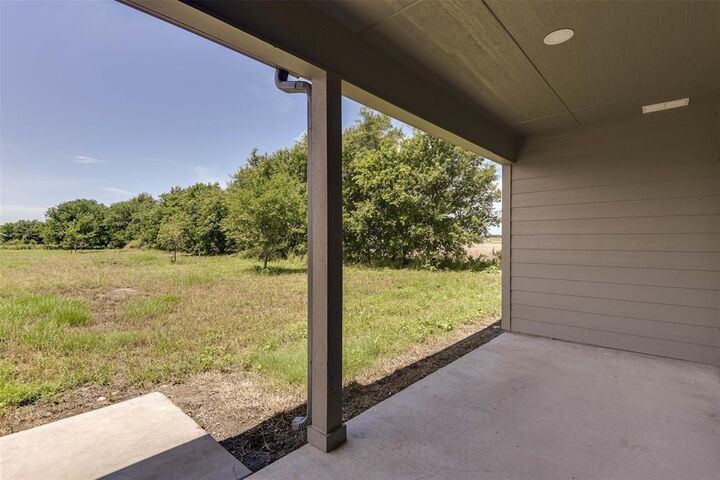 Property Photo:  221 Davenport  TX 76651 