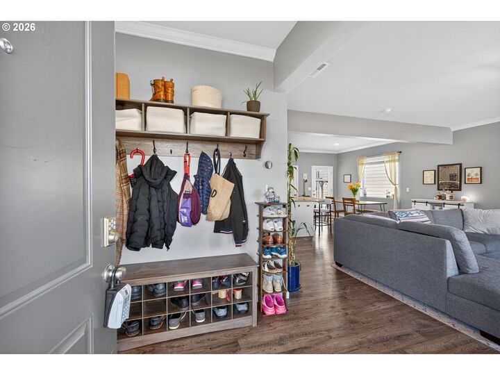 Property Photo: 2363 SE 17th Aly OR 97080