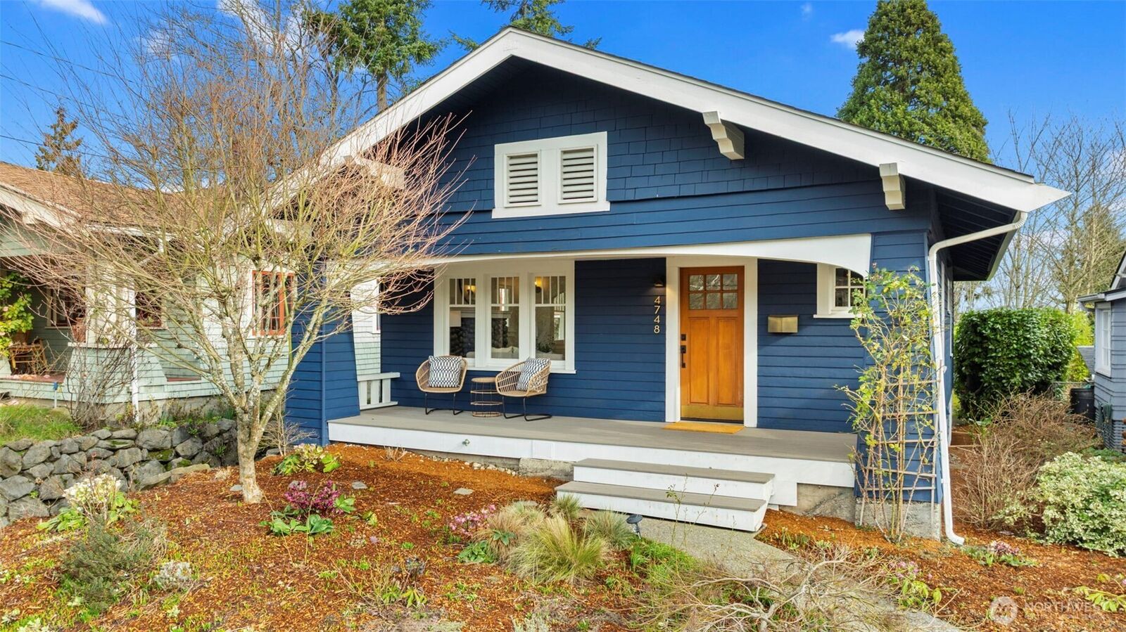 Property Photo:  4748  4th Avenue NE  WA 98105 