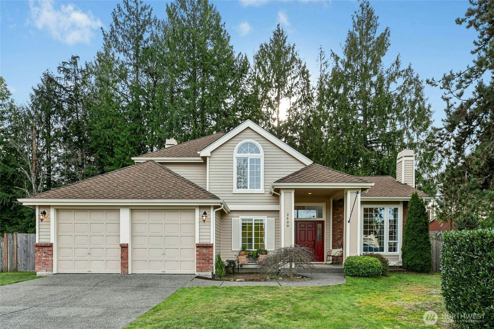 Property Photo:  2409  237th Court NE  WA 98074 
