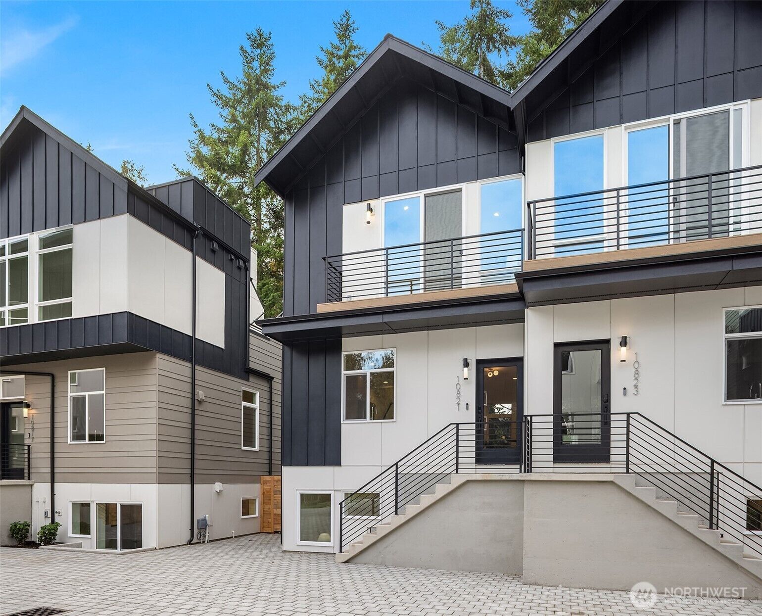 Property Photo:  10815  11th Avenue NE  WA 98125 