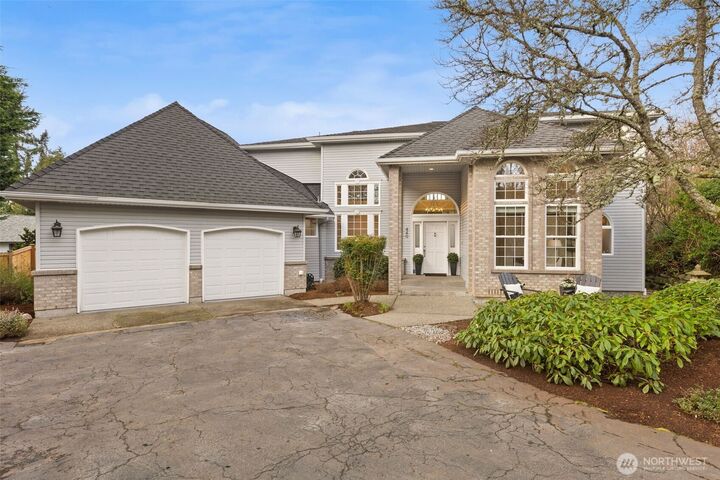 Property Photo:  440 SW 185th Place  WA 98166 