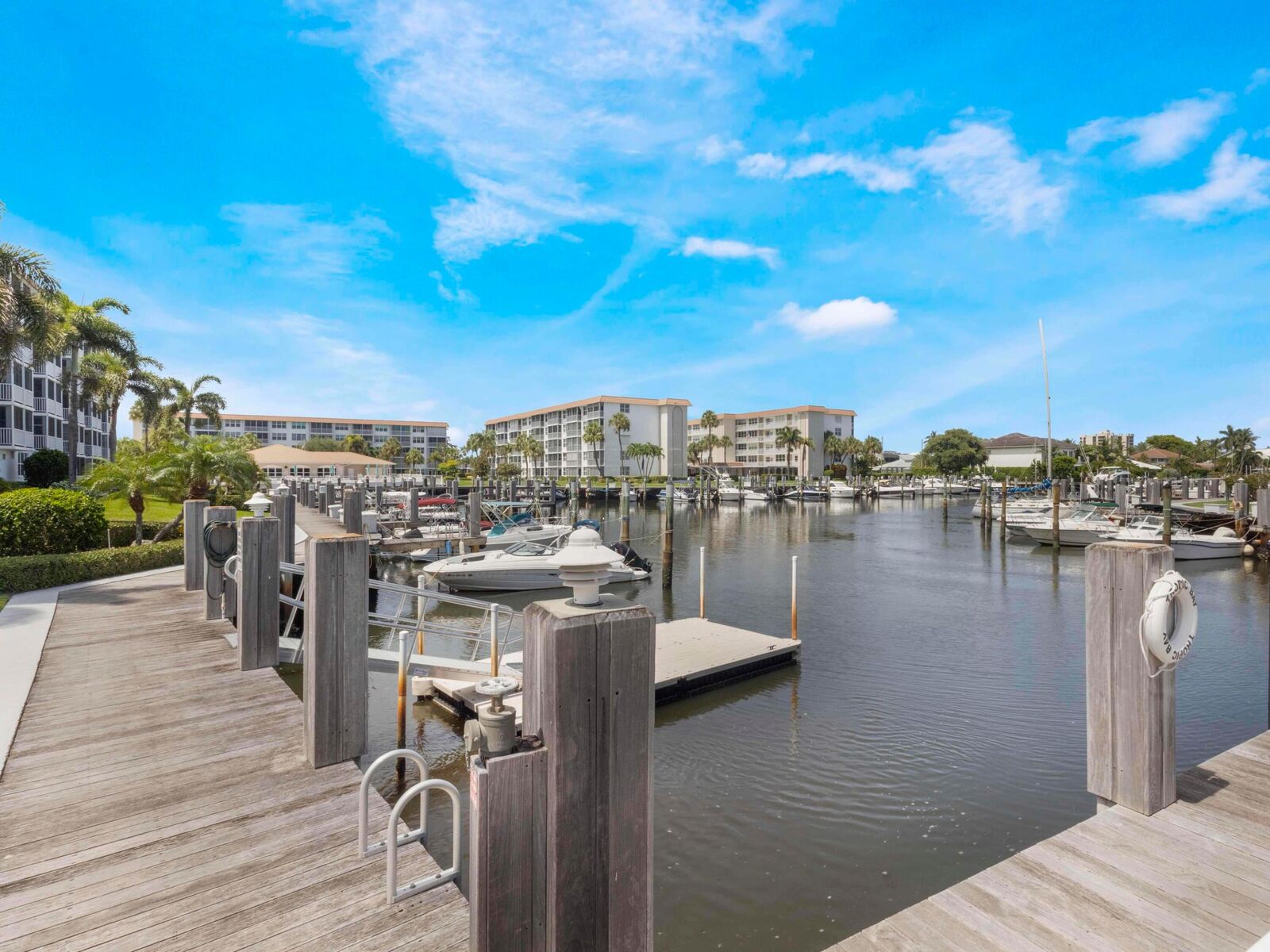 Property Photo:  911 Gardenia Drive E 150  FL 33483 