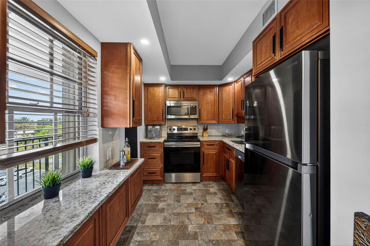 Property Photo:  3200 N Palm Aire Drive 508  FL 33069 