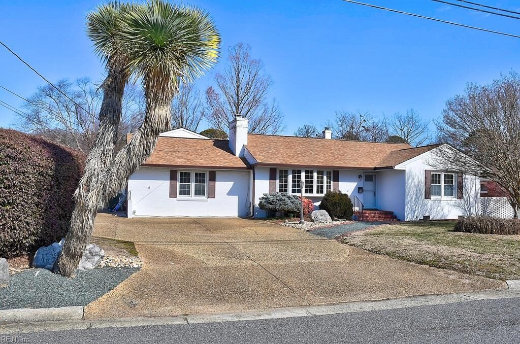 Property Photo: 35 N Greenfield Ave VA 23666