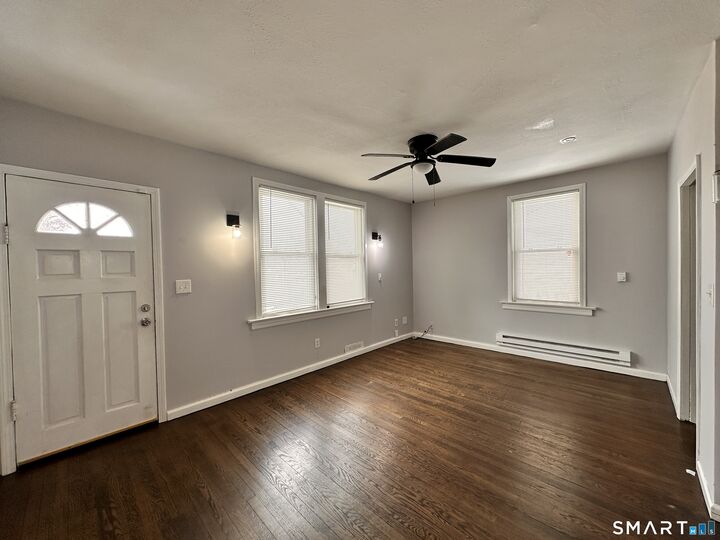 Property Photo:  74 Mount Pleasant Street 1  CT 06418 