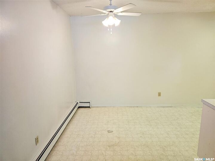 Property Photo: 320 13th Avenue NE 8 SK S9H 2V9