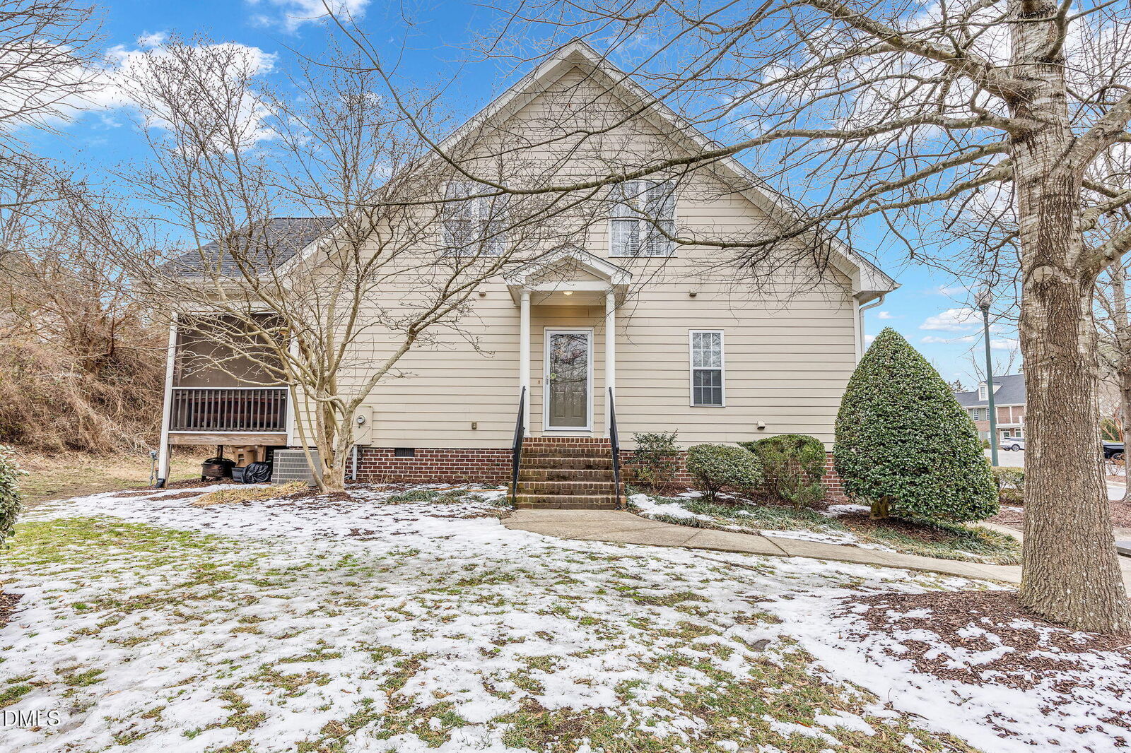 Property Photo: 747 Parkside Townes Court NC 27587