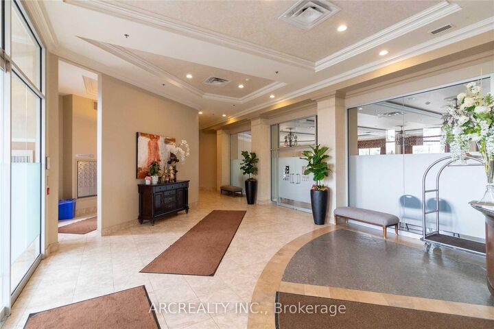 Property Photo: 8 Maison Parc Court 313 ON L4J 9K5