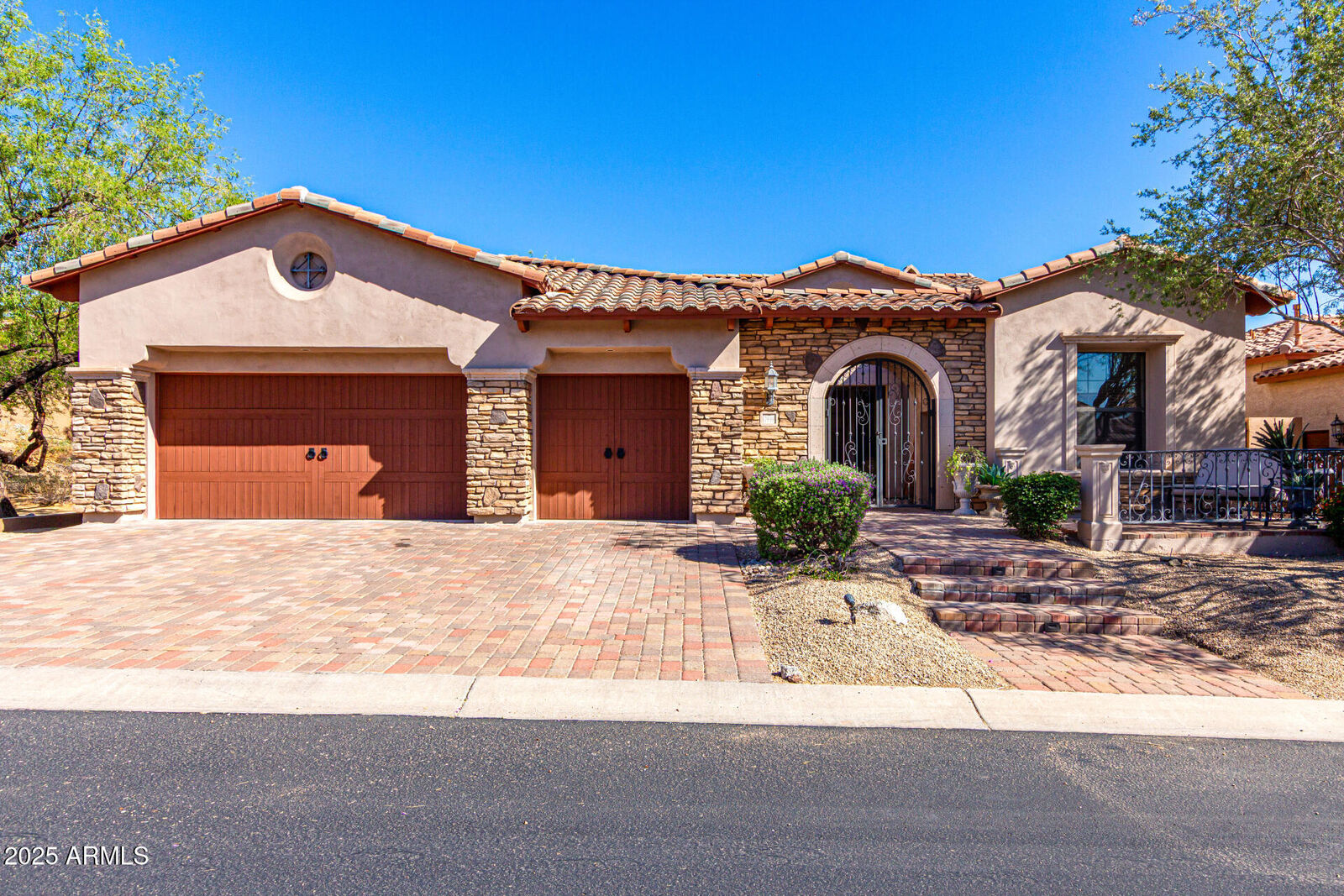 Property Photo:  7939 E Stonecliff Circle  AZ 85207 