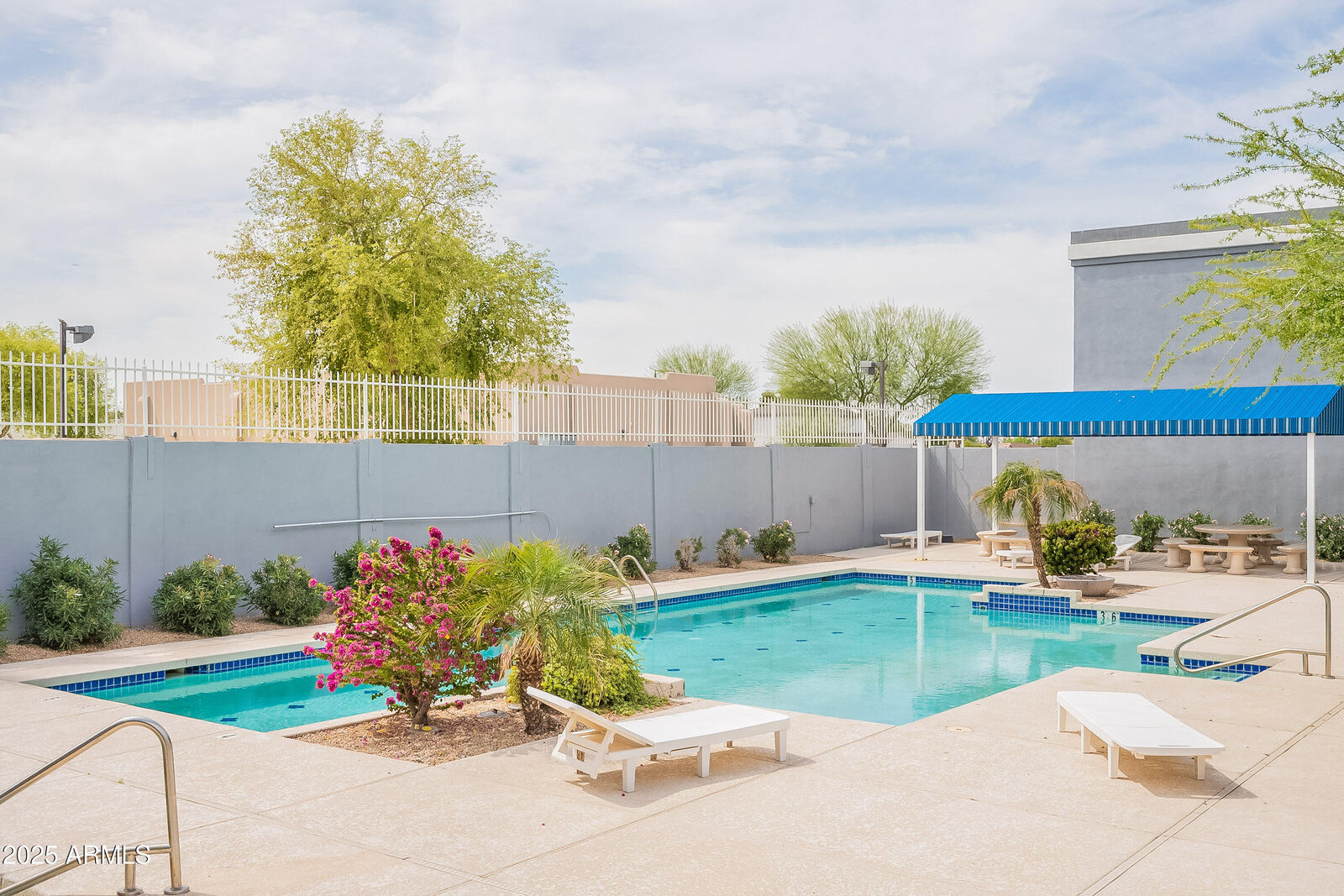 Property Photo:  1862 W Vermont Avenue  AZ 85015 