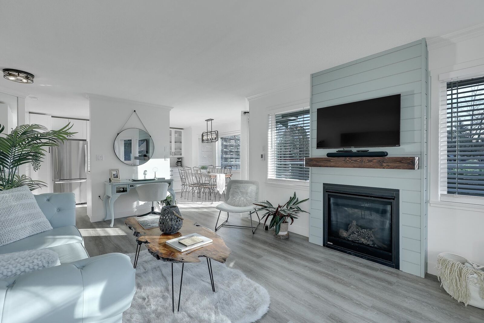 Photo de la propriété:  13965 16 Avenue 114  BC V4A 1P8 