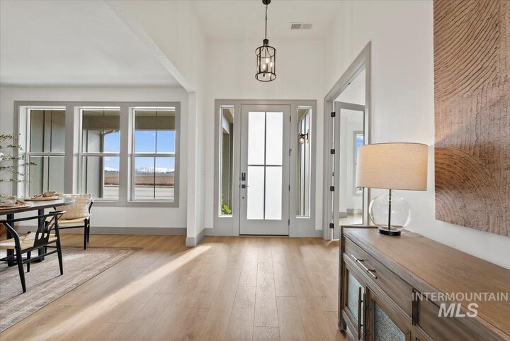 Property Photo:  8530 W Graye Street Shasta Xxl  ID 83646 