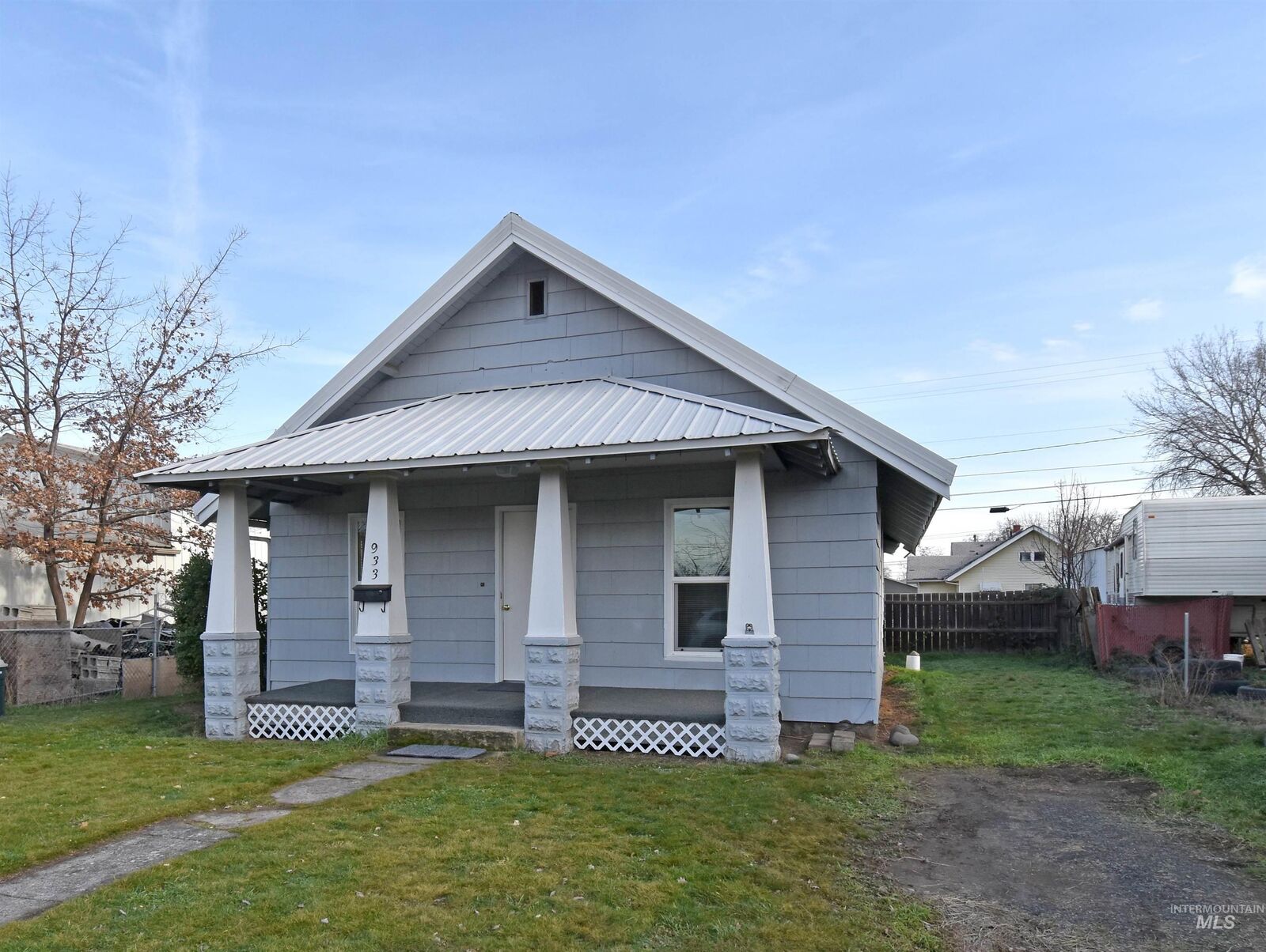 Property Photo:  933 9th Street  WA 99403 