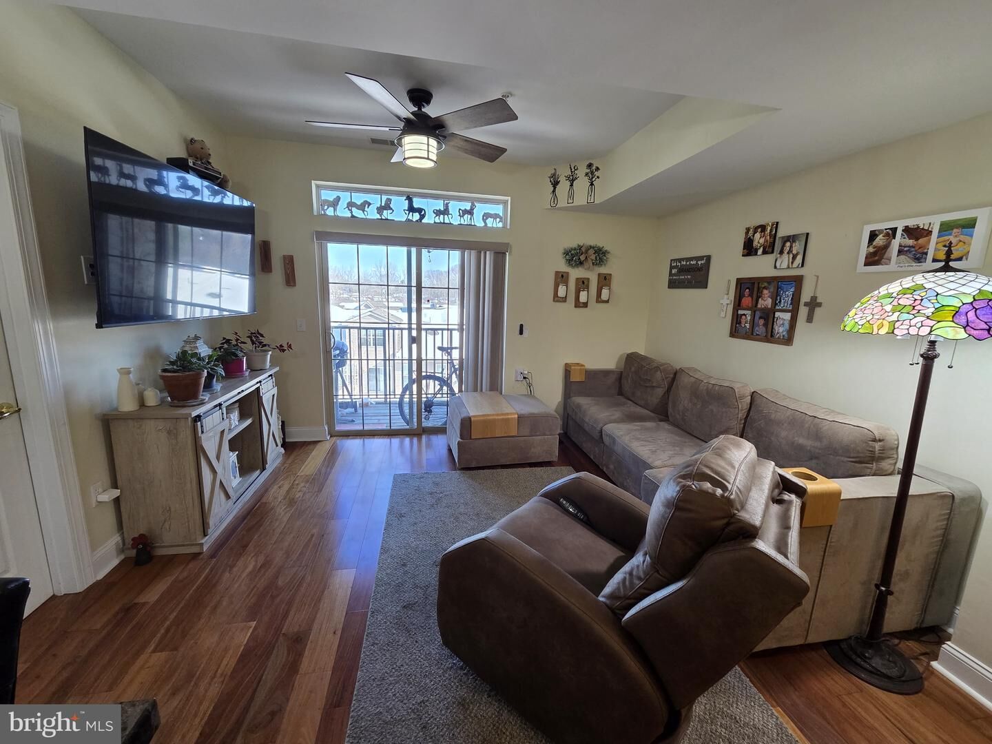 Property Photo: 1000 Fountainview Circle 309 DE 19713