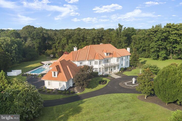 Property Photo:  9500 Georgetown Pike  VA 22066 