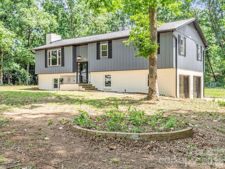Property Photo: 944 Woodland Drive NC 28150