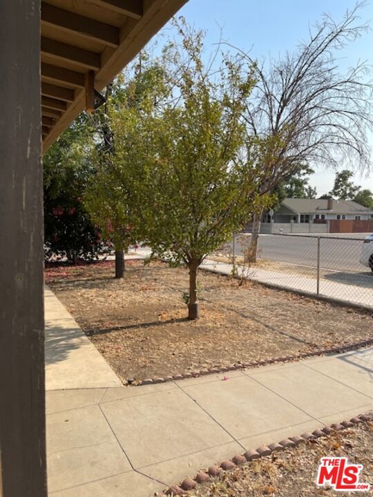 Property Photo:  604 Eye St  CA 93304 