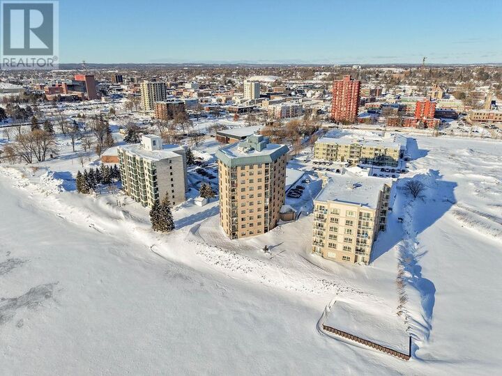 Property Photo:  711 Bay St # 702  ON P6A 6Y3 