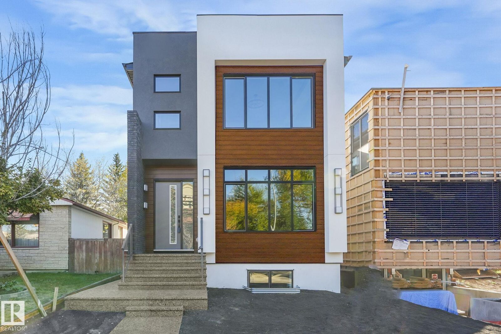 Property Photo:  9605 142 Street NW  AB T5N 2M8 