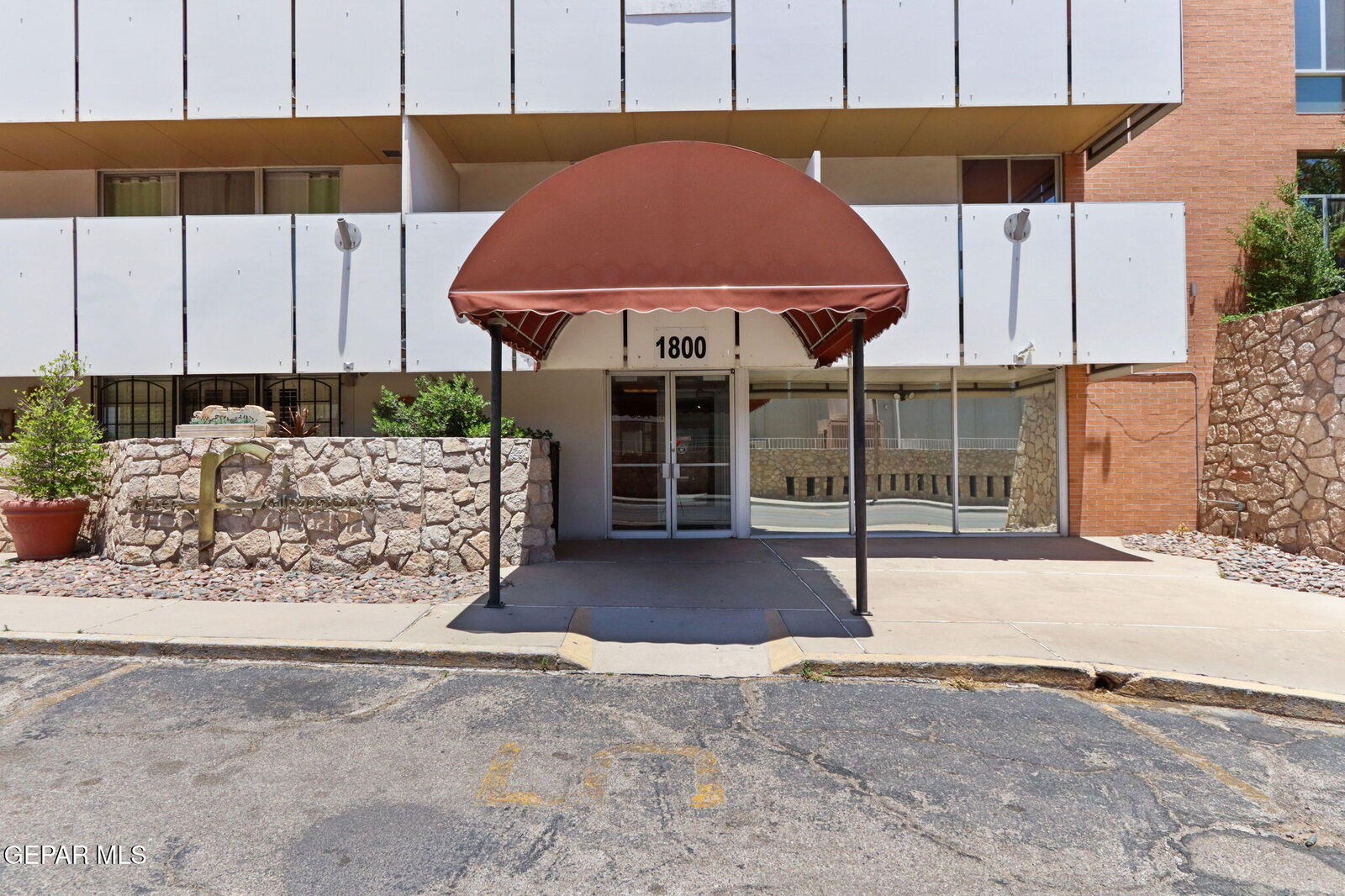 Property Photo:  1800 N Stanton Street 305  TX 79902 