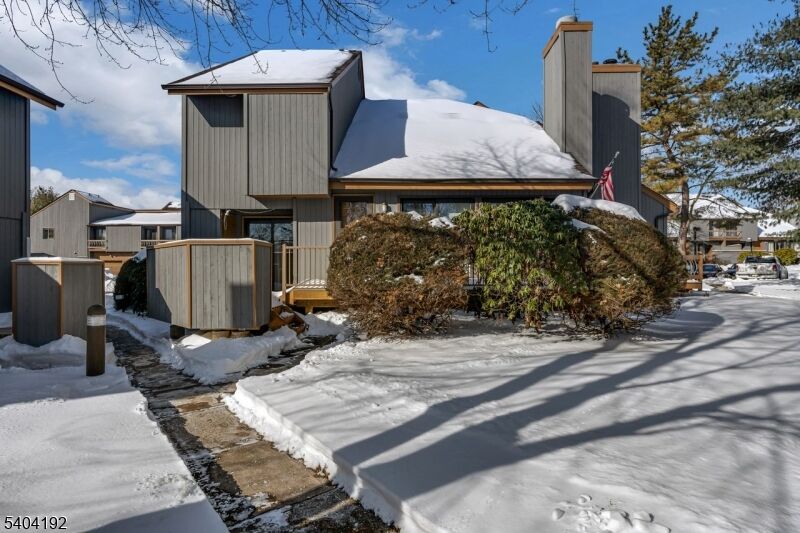 Property Photo:  85 Sycamore Ct Ondo  NJ 07920 