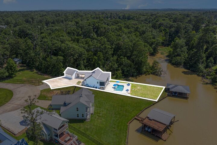 Property Photo:  111 Seagull Path  TX 77364 