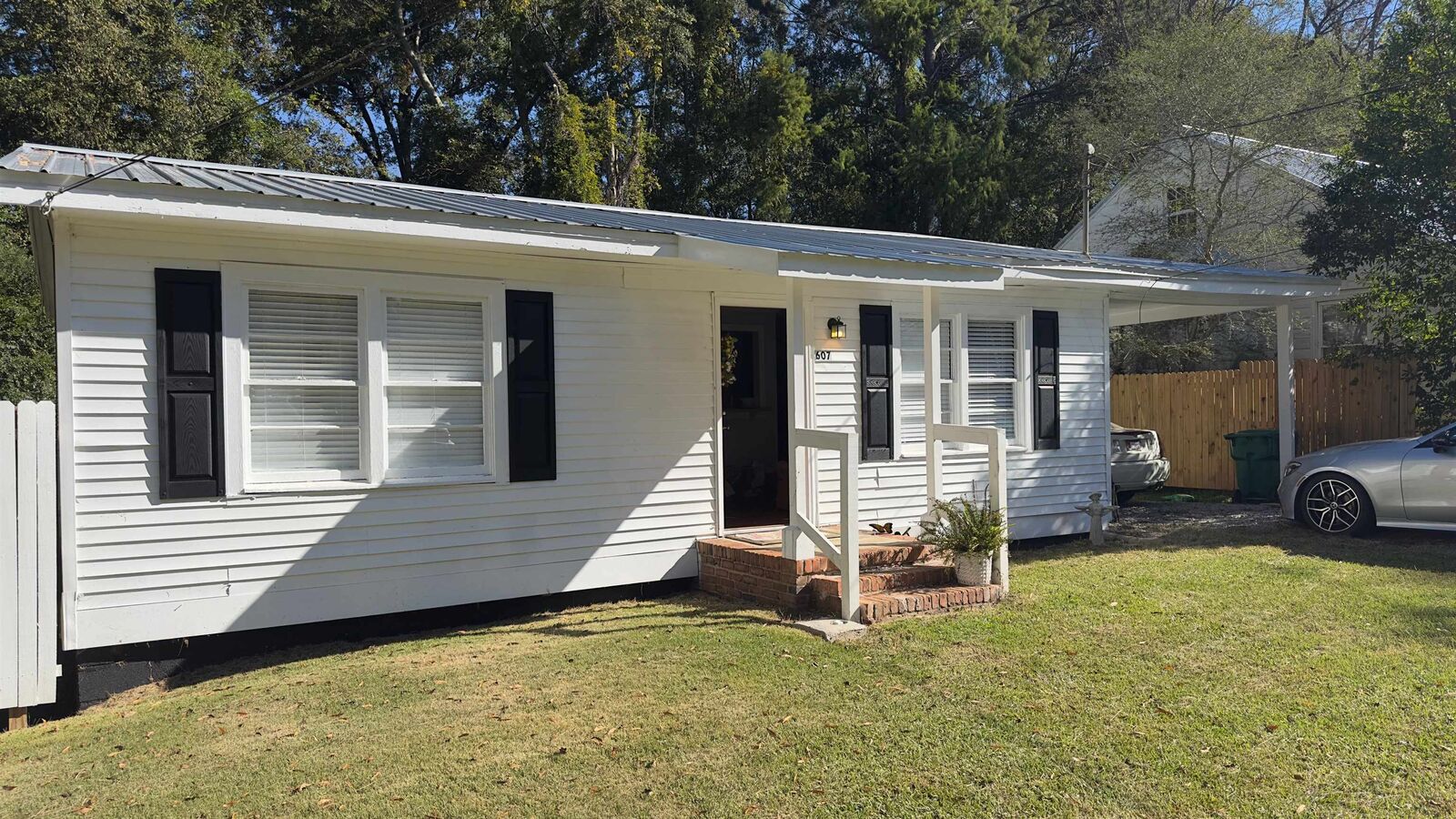 Property Photo:  607 Bryan Avenue  GA 30669 