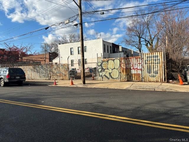 Property Photo:  479 Milford Street  NY 11208 