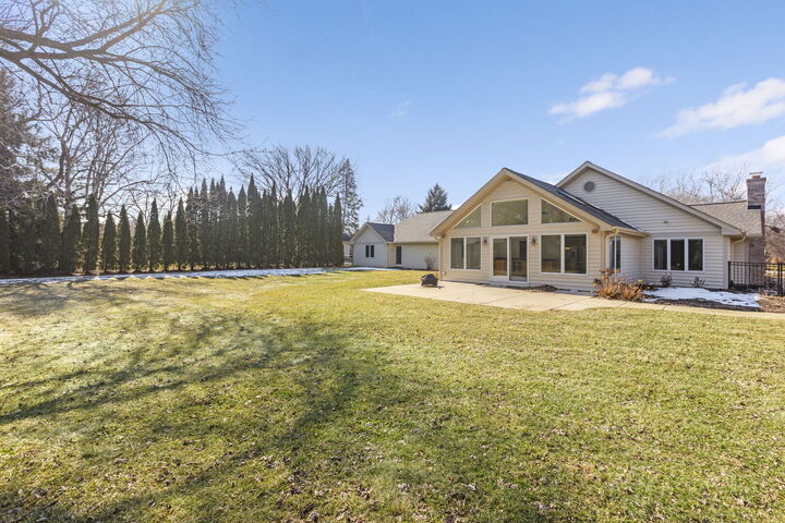 Property Photo:  2S671 Arrowhead Drive  IL 60189 