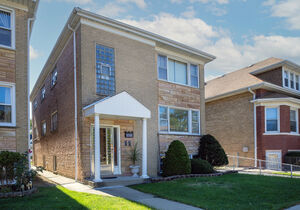 Property Photo:  5705 W Higgins Avenue 1  IL 60630 