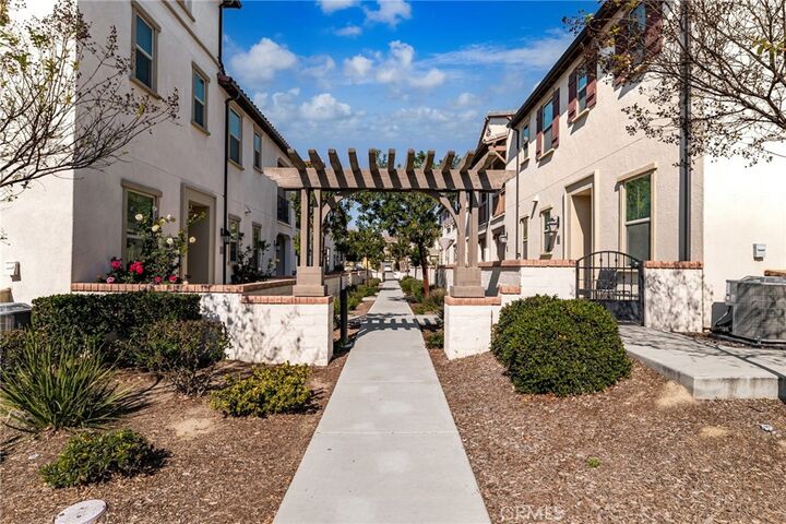 Property Photo:  2815 E Berry Loop Privado  CA 91761 