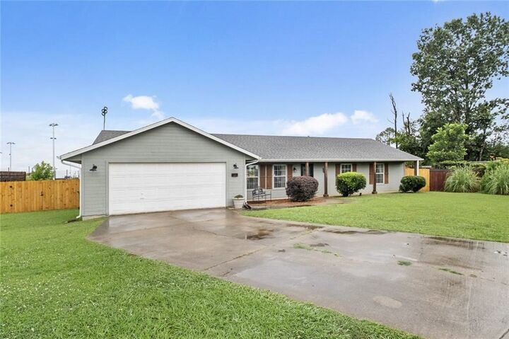 Property Photo:  821 N 12th Terrace  AR 72756 