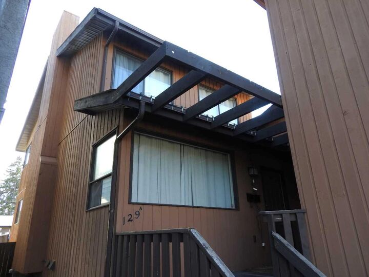 Property Photo: 129 32 Avenue NW AB T2M 2P7