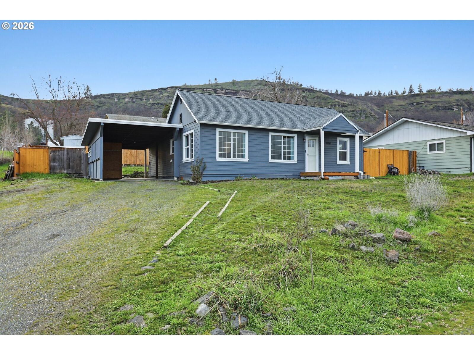 Property Photo:  2306 W 13th St  OR 97058 