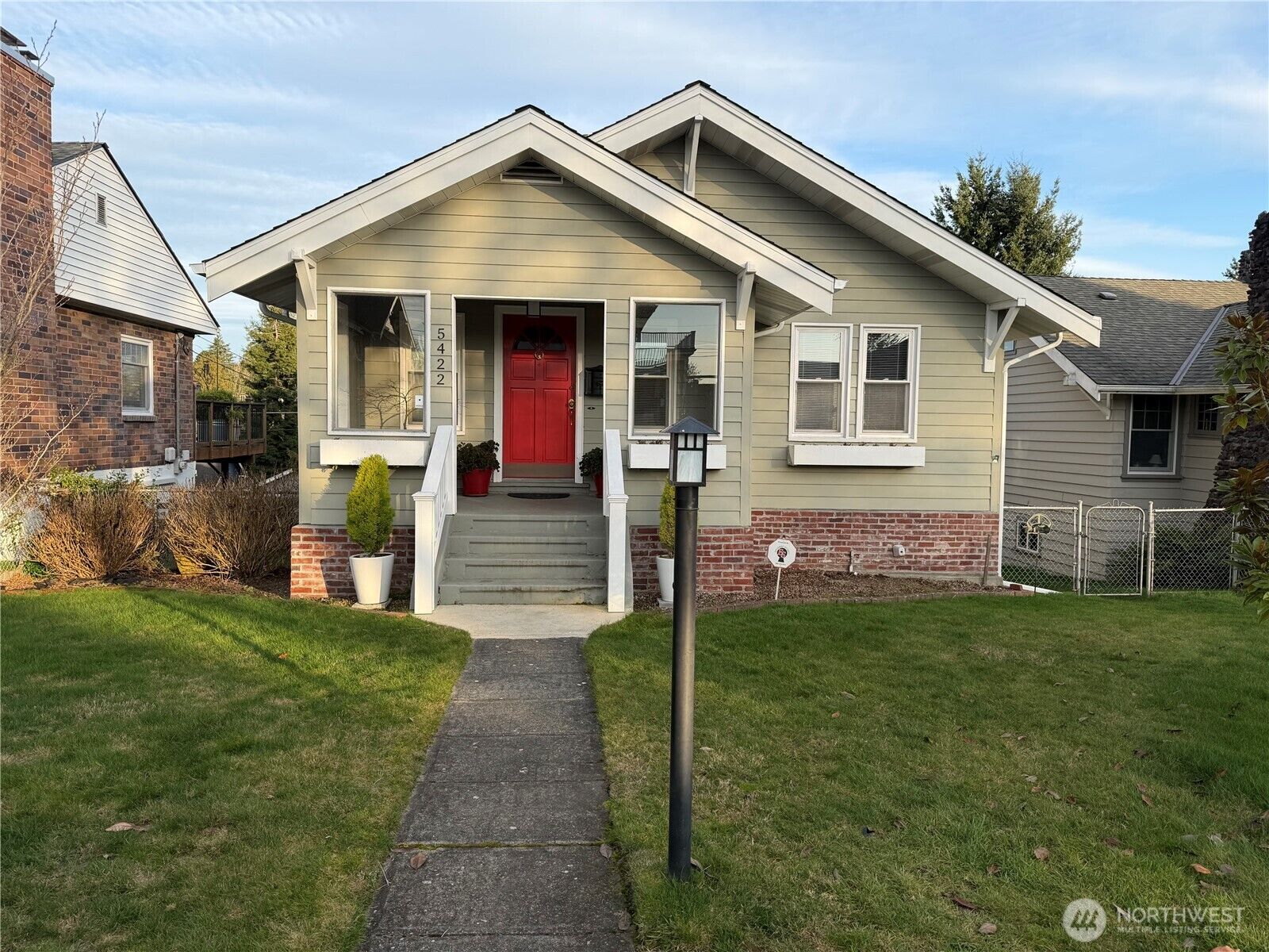 Property Photo:  5422  41st Avenue SW  WA 98136 