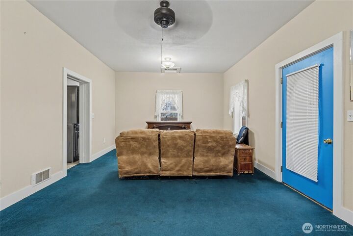 Property Photo:  22 S Elder Street  WA 98851 