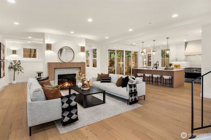 Property Photo:  11814 NE 103rd Place  WA 98033 