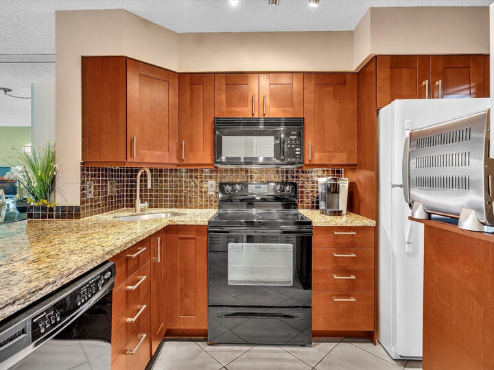 Property Photo:  2236 N Cypress Bend Drive 107  FL 33069 