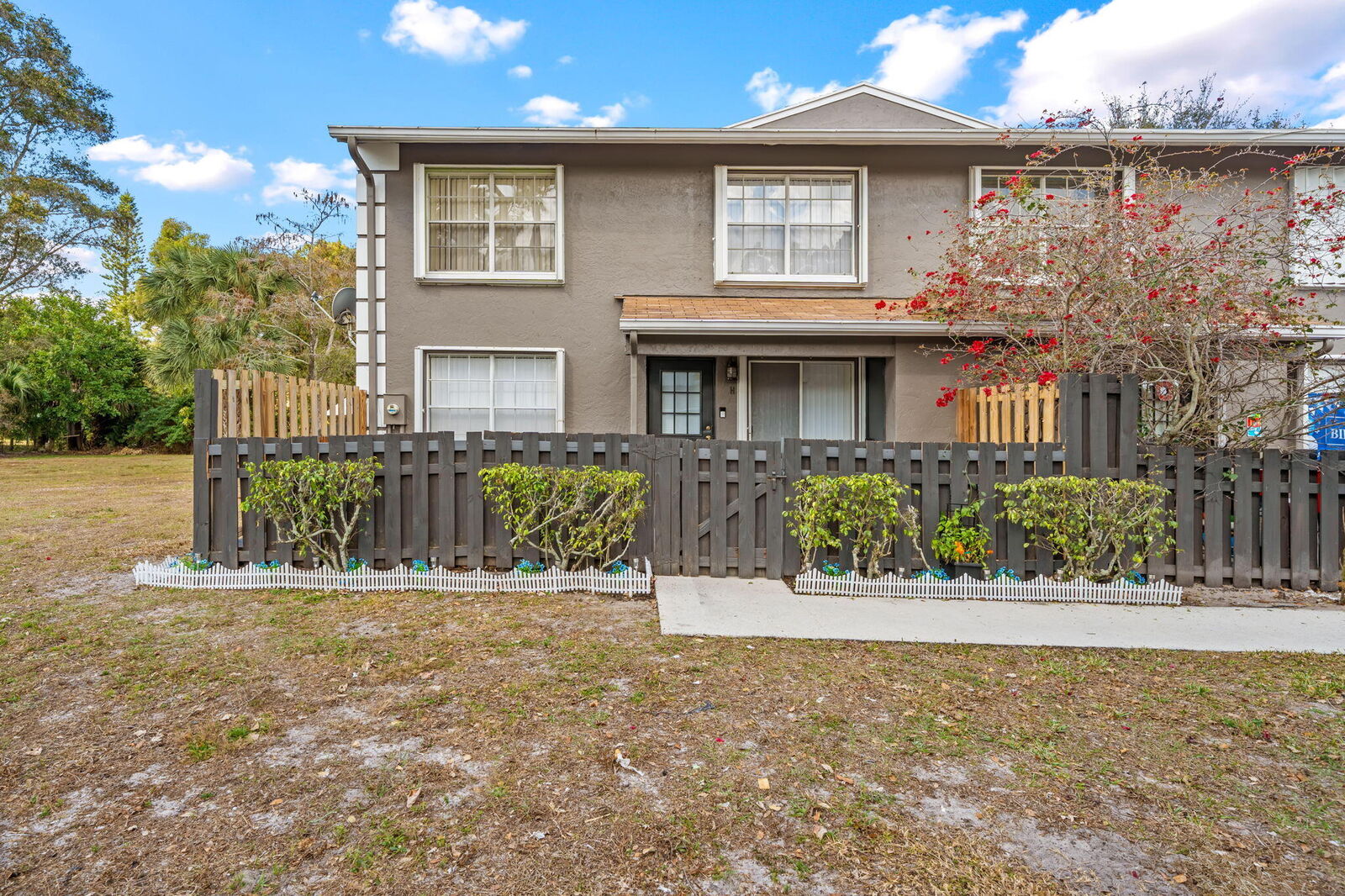 Property Photo:  5130 Society Place W H  FL 33415 