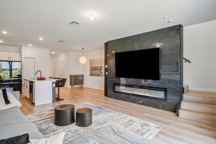 Property Photo:  852 SE Grovebush Lane  FL 34984 