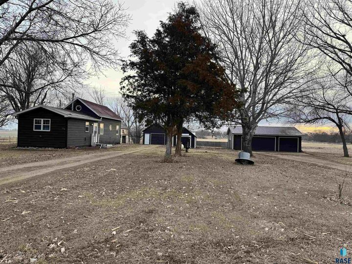 Property Photo:  412 N Cleveland St  SD 57039 