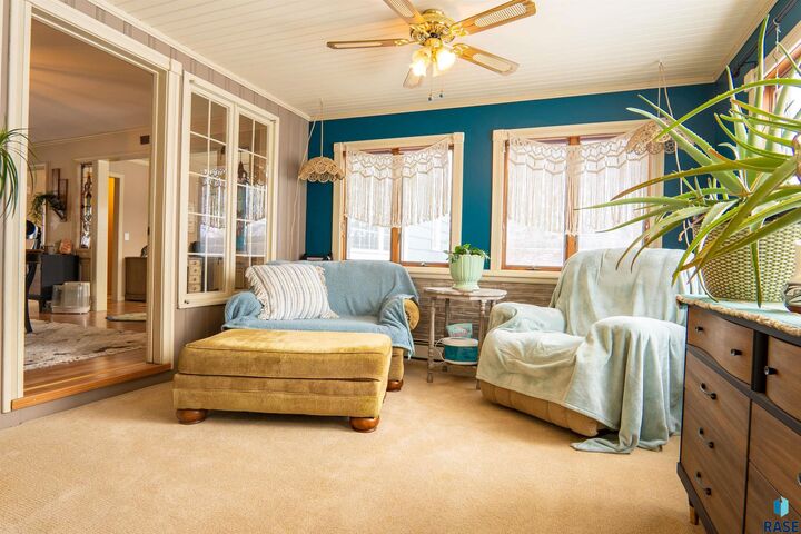 Property Photo:  341 W Ash St  SD 57012 