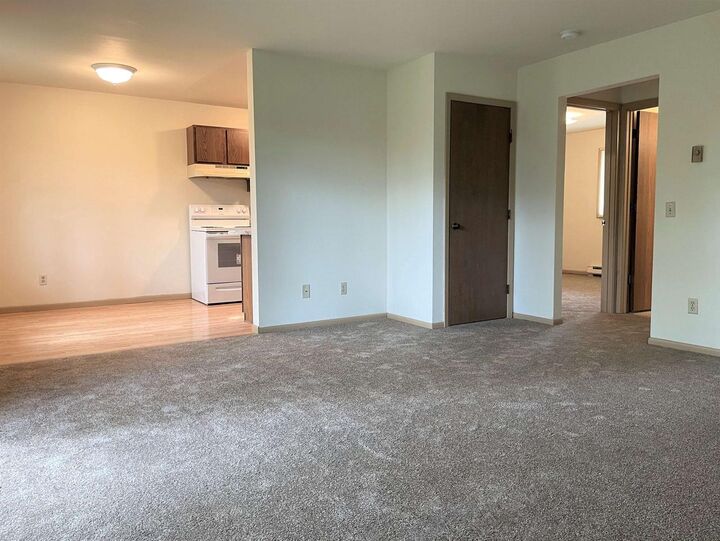 Property Photo: 914 North Oak Street WI 53704