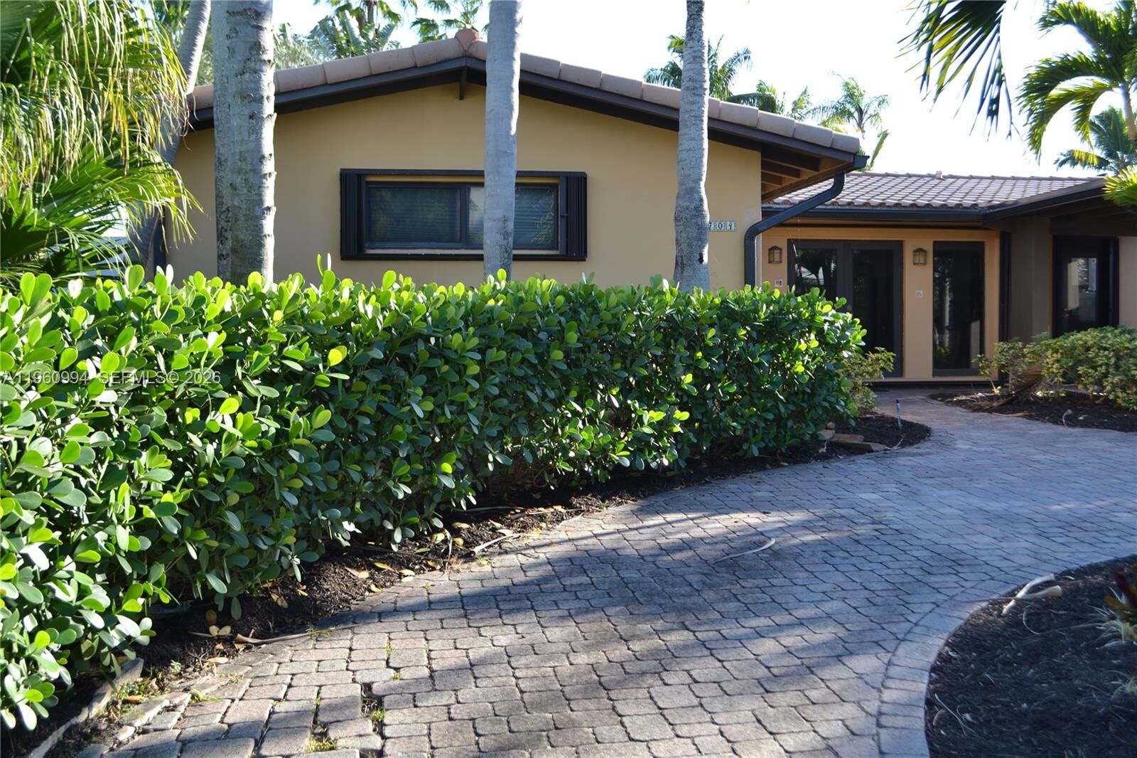 Property Photo:  1704 SW 5th Ct  FL 33312 