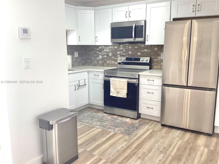 Property Photo:  9423 S Hollybrook Lake Dr 106  FL 33025 