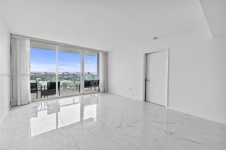 Property Photo:  650 West Ave 1204  FL 33139 